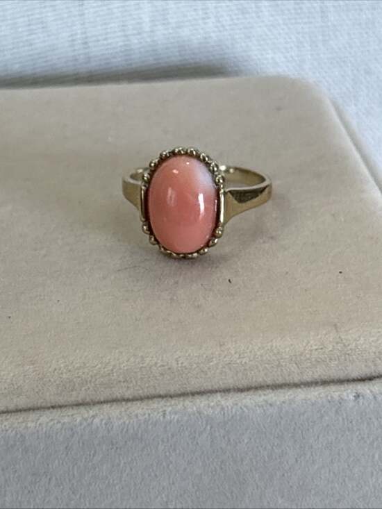 Unbranded Jewelry - Vintage 8K Solid Yellow Gold Coral Ring Size 8 Bezel Set Oval 4.25g